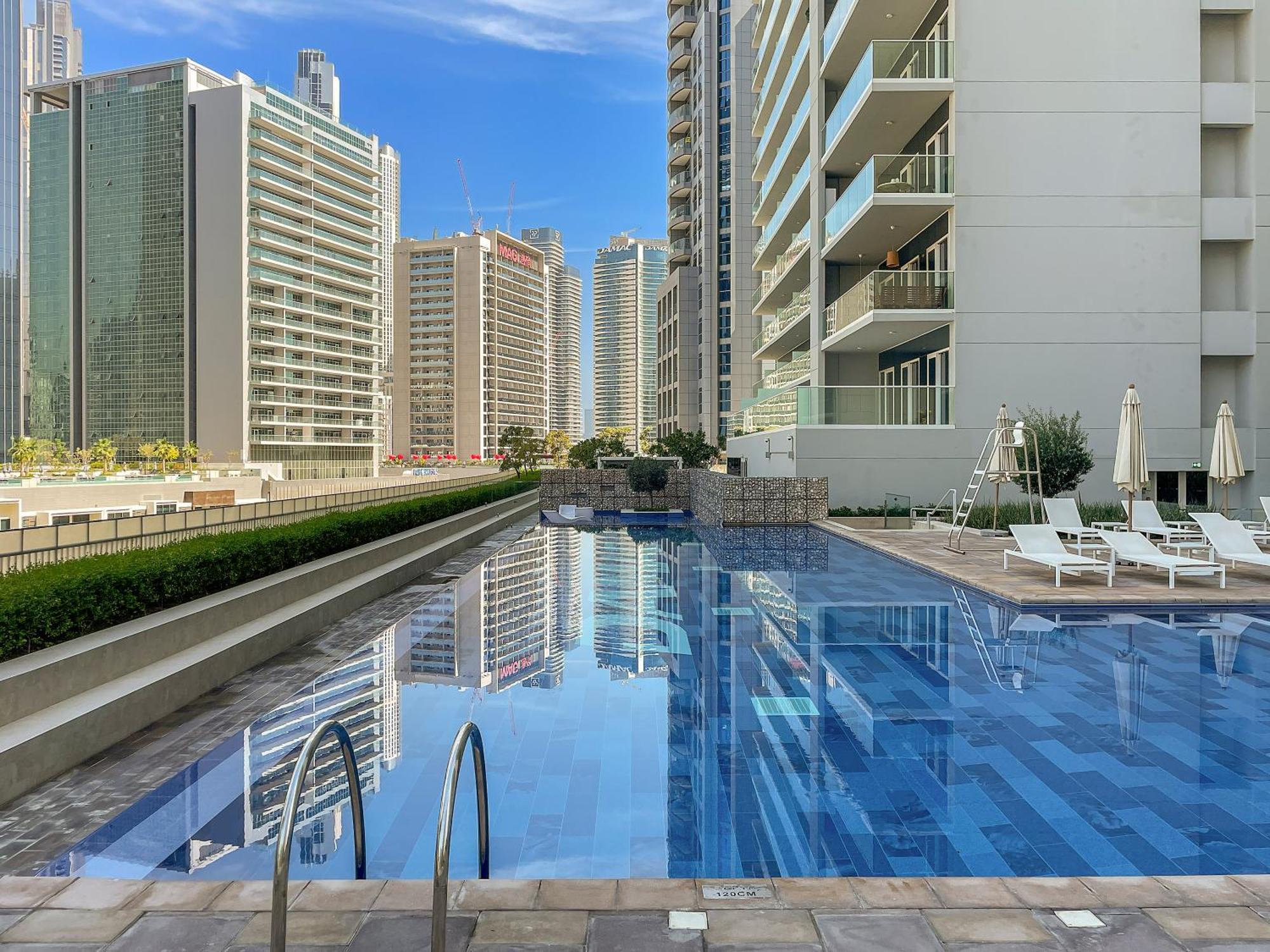 Beautiful 2br With Gym And Pool Apartment Dubai